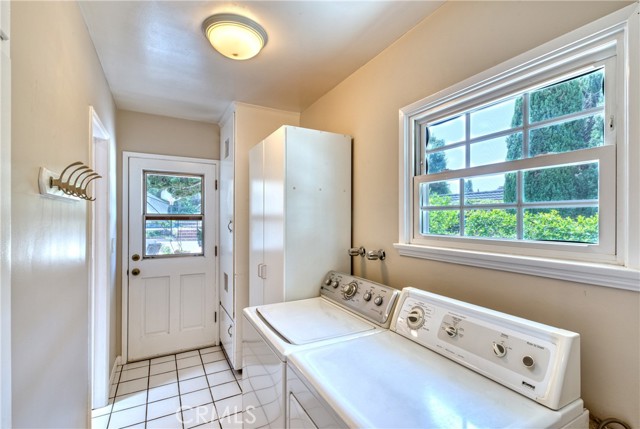 430 N Canyon Boulevard, Monrovia CA: https://media.crmls.org/medias/499c8375-de30-4b22-b56b-a821dda4268b.jpg