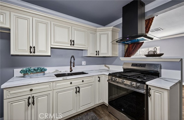 Detail Gallery Image 5 of 23 For 18206 Seville, Fontana,  CA 92335 - 3 Beds | 1 Baths