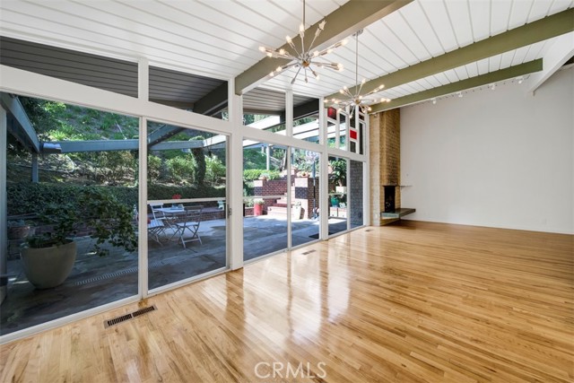 Detail Gallery Image 12 of 24 For 3307 Ledgewood, Los Angeles,  CA 90068 - 3 Beds | 2/1 Baths