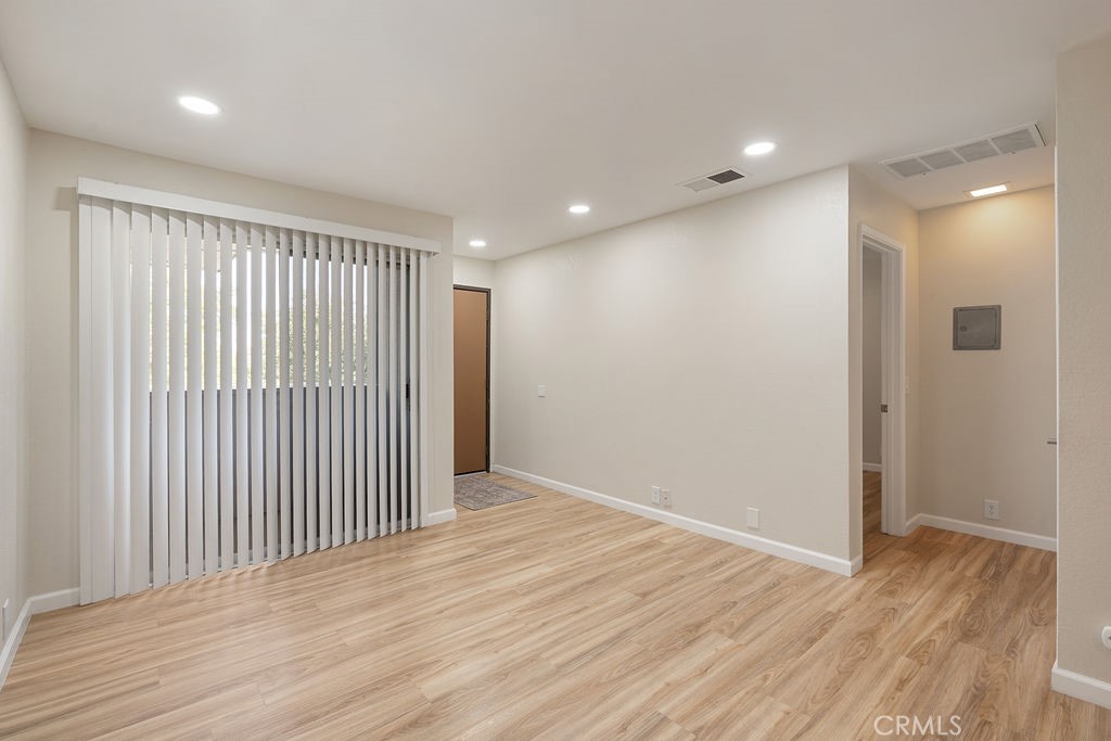 MLS #PW25253023 image #2