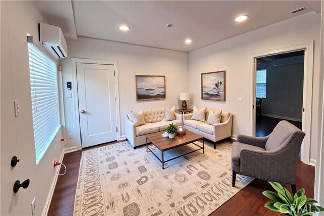 3850 2nd Street, Riverside CA: https://media.crmls.org/medias/499d9b27-d692-4b46-8df6-3053b5c1779f.jpg