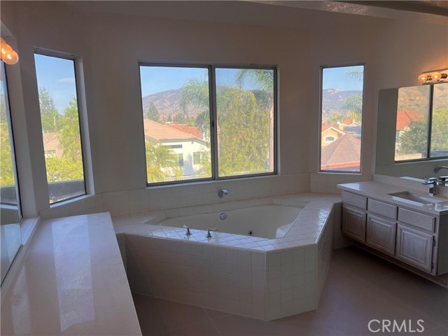 Detail Gallery Image 28 of 40 For 5300 La Fiesta, Yorba Linda,  CA 92887 - 5 Beds | 4/1 Baths