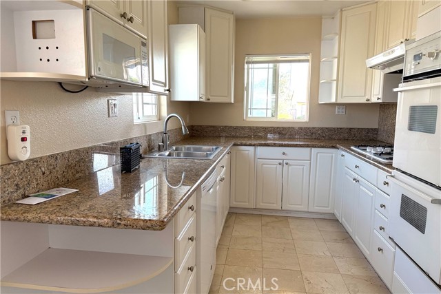 Detail Gallery Image 6 of 27 For 19410 Donora Ave, Torrance,  CA 90503 - 3 Beds | 2 Baths