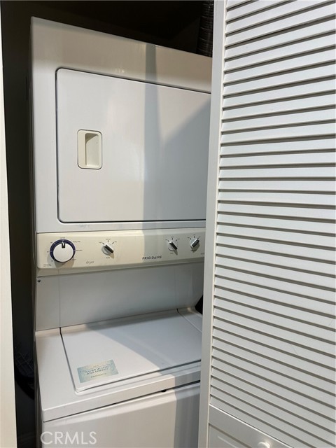 Detail Gallery Image 7 of 23 For 14343 Tiara St #2,  Sherman Oaks,  CA 91401 - 3 Beds | 2 Baths