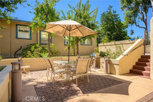 236 N Louise Street, Glendale CA: https://media.crmls.org/medias/49a01472-e75f-40d1-a211-ebb7842ad861.jpg