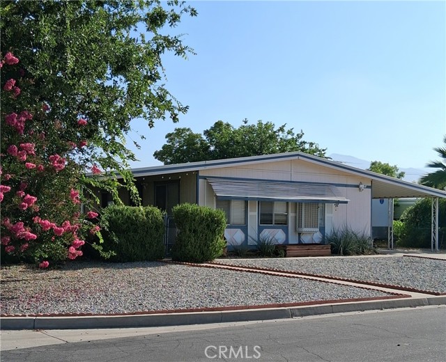 Detail Gallery Image 2 of 34 For 43422 Riley Cir, Hemet,  CA 92544 - 2 Beds | 2 Baths