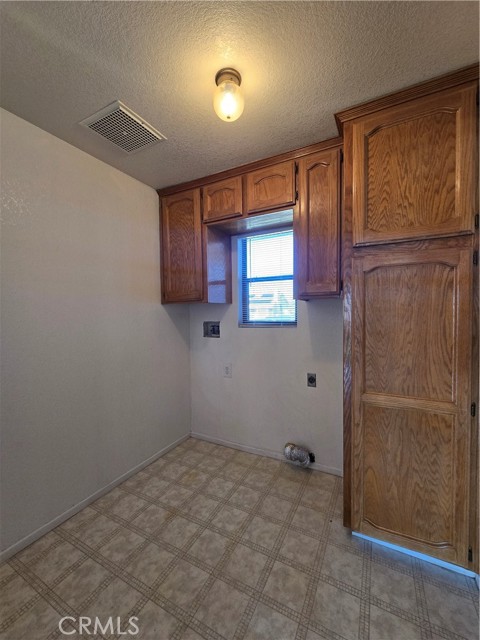 Detail Gallery Image 8 of 25 For 9432 Rea, California City,  CA 93505 - 3 Beds | 2 Baths