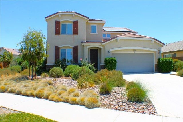 Detail Gallery Image 2 of 42 For 2040 Citron Ct, Redlands,  CA 92374 - 5 Beds | 3 Baths