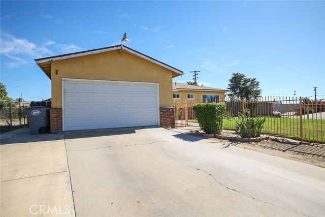 543 E Hopkins Avenue, Fresno CA: https://media.crmls.org/medias/49a19bb4-0e0a-416c-b162-82f8bc497762.jpg