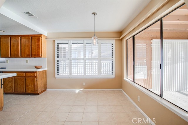 Detail Gallery Image 10 of 49 For 18355 Niagara Dr, Victorville,  CA 92395 - 3 Beds | 2 Baths