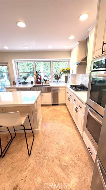 18822 Lister Lane, Huntington Beach CA: https://media.crmls.org/medias/49a2db02-8fba-4f01-a12c-7b1bb79ba62f.jpg