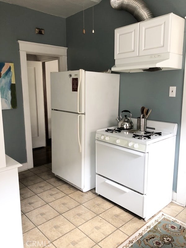 1116 E Appleton Street, Long Beach CA: https://media.crmls.org/medias/49a3219d-7432-45f1-82d3-811072e9fed7.jpg