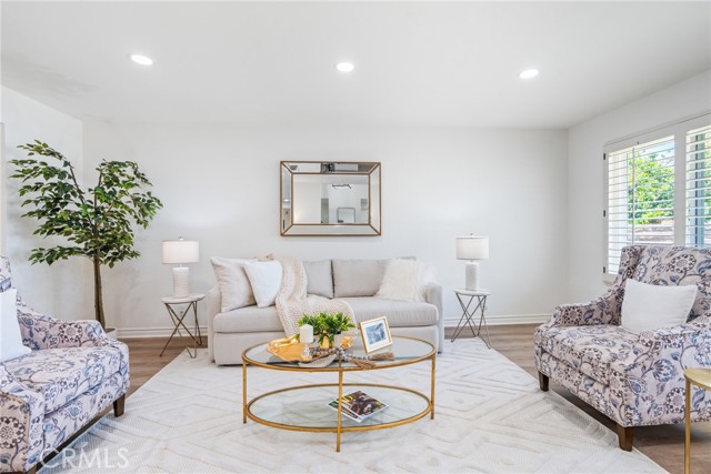 26982 Pueblonuevo Drive, Mission Viejo CA: https://media.crmls.org/medias/49a36f1c-6816-46fe-90bc-4f1e20896206.jpg