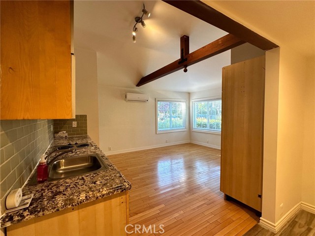 Detail Gallery Image 23 of 36 For 18406 Bessemer St, Tarzana,  CA 91335 - 3 Beds | 2 Baths