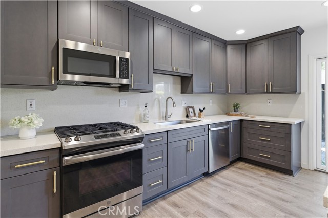 Detail Gallery Image 7 of 22 For 6713 E El Salvador, Long Beach,  CA 90815 - 2 Beds | 1 Baths