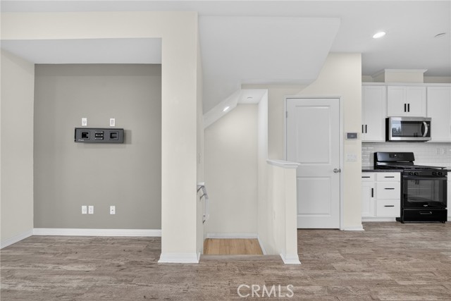 Detail Gallery Image 23 of 55 For 8405 N Fusion, Northridge,  CA 91325 - 4 Beds | 4 Baths