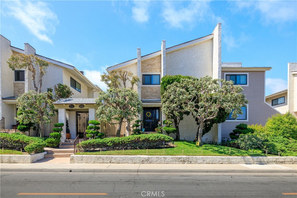 2615 RUHLAND Avenue #15