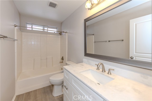 4 Paseo Pensamiento, Rancho Santa Margarita CA: https://media.crmls.org/medias/49a46daa-f654-44a5-9234-27850812d96e.jpg