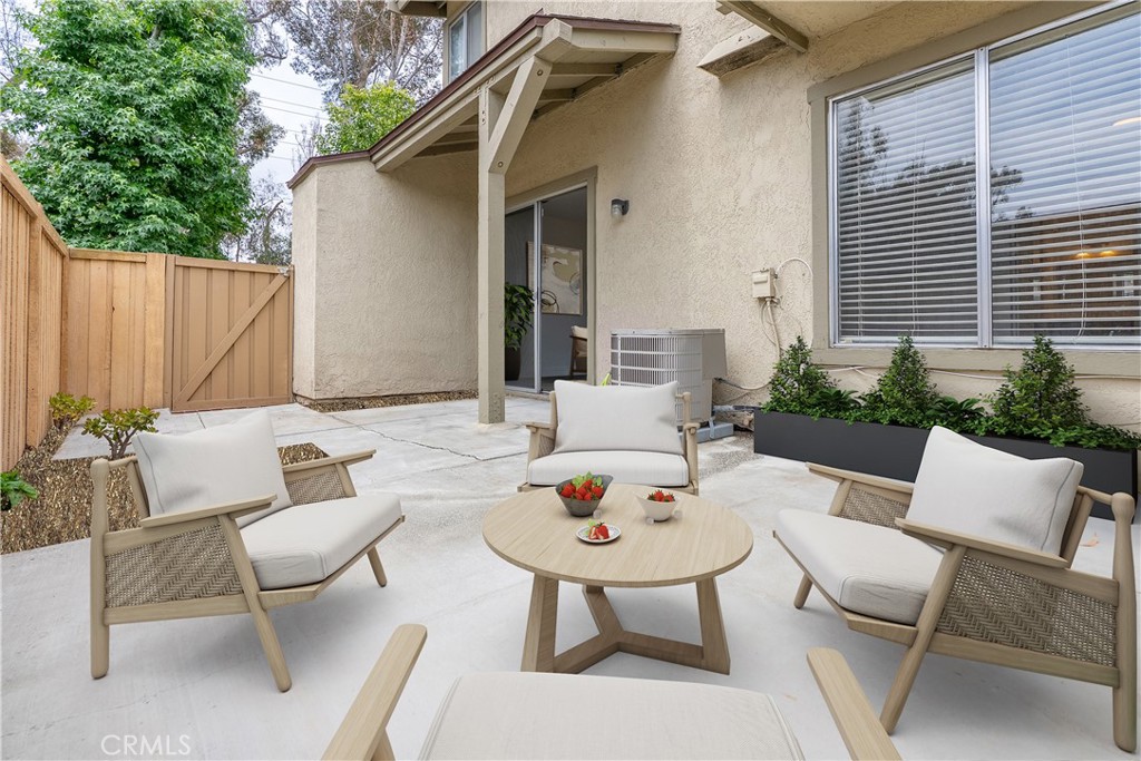 49A4Ec30 5586 497C B78C 4Edeca2Cfee5 44 Clearbrook, Irvine, Ca 92614 &Lt;Span Style='BackgroundColor:transparent;Padding:0Px;'&Gt; &Lt;Small&Gt; &Lt;I&Gt; &Lt;/I&Gt; &Lt;/Small&Gt;&Lt;/Span&Gt;