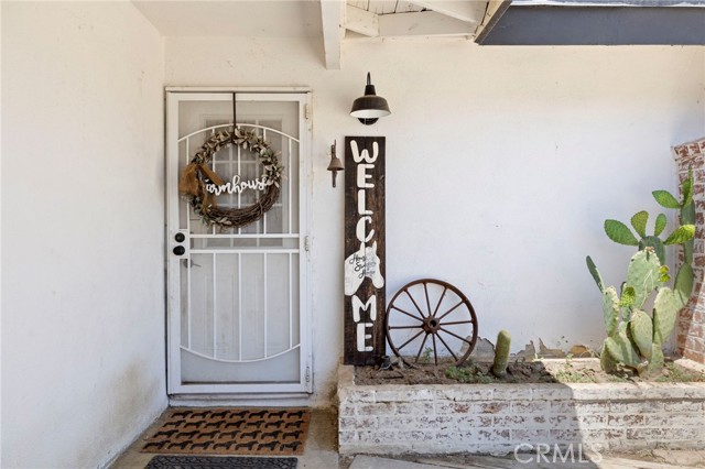 3834 Hillside Avenue, Norco CA: https://media.crmls.org/medias/49a518ae-5f8a-4c42-bf57-0f26217acb48.jpg