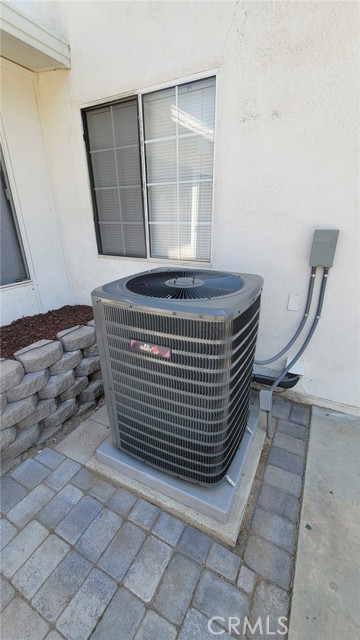 1135 Caperton Street, Lancaster CA: https://media.crmls.org/medias/49a576f1-a60c-48d1-8a6b-e866e37475a8.jpg