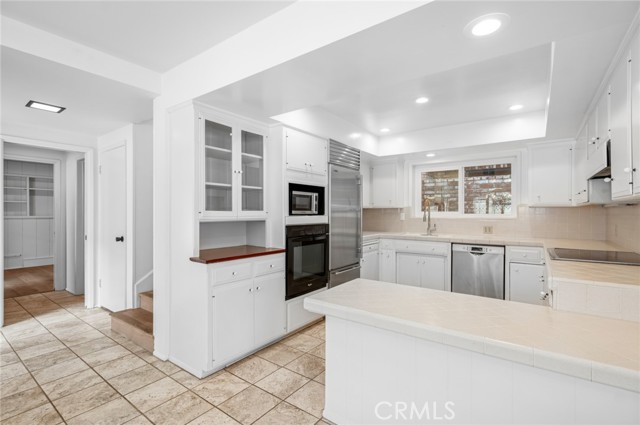 Detail Gallery Image 10 of 36 For 121 Onyx Ave, Newport Beach,  CA 92662 - 3 Beds | 3 Baths