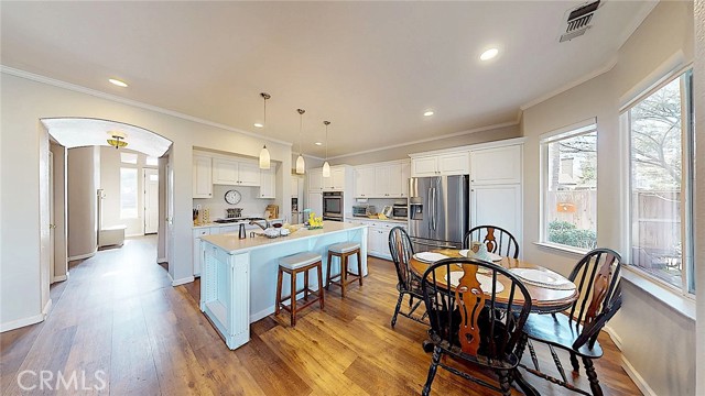 223 Vintage Drive, Turlock CA: https://media.crmls.org/medias/49a59e83-98d1-43f5-a757-e7eaf689895c.jpg
