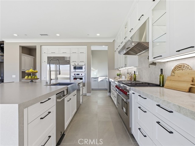 Detail Gallery Image 11 of 41 For 11913 Red Hawk Ln, Porter Ranch,  CA 91326 - 5 Beds | 5/1 Baths