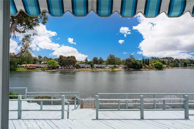 42768 Santa Suzanne Place, Temecula CA: https://media.crmls.org/medias/49a69b88-6703-46c8-83d1-230fa4802fe6.jpg