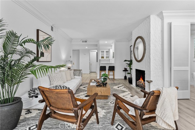 4949 Genesta Avenue, Encino CA: https://media.crmls.org/medias/49a79e7b-76d7-44f3-9d1d-2b36b34b142a.jpg
