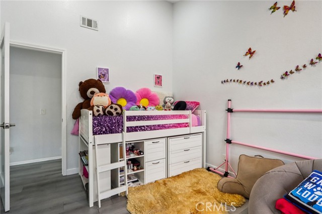 Detail Gallery Image 15 of 39 For 15928 Hunsaker #7,  Paramount,  CA 90723 - 3 Beds | 3 Baths