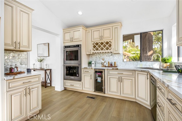 Detail Gallery Image 12 of 51 For 16066 Rancho Verde, Riverside,  CA 92506 - 4 Beds | 3 Baths