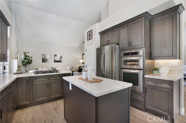 28505 Evening Breeze Drive, Yorba Linda CA: https://media.crmls.org/medias/49a84eb4-4bc8-4a42-9279-0fd08a1ce259.jpg