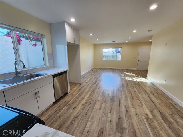 Detail Gallery Image 11 of 37 For 16432 Halsted St, North Hills,  CA 91343 - 3 Beds | 2/1 Baths