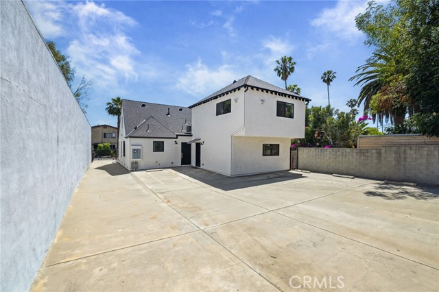 6521 Homewood Avenue, Los Angeles CA: https://media.crmls.org/medias/49aacb8e-5cbd-4e60-9e92-59790485a65d.jpg
