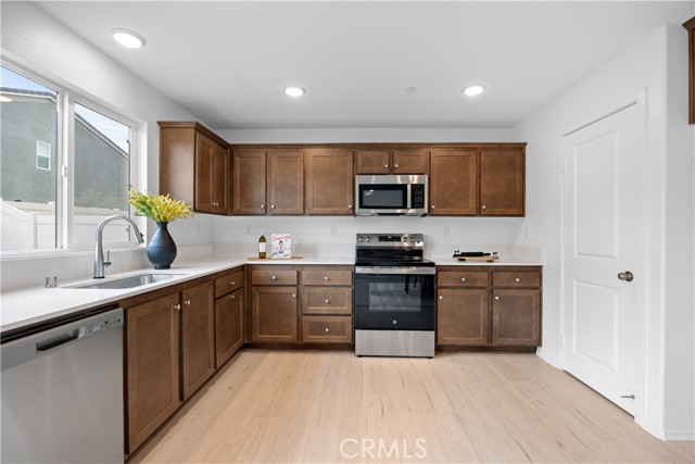 Detail Gallery Image 8 of 30 For 2168 Redwood Ln, Banning,  CA 92220 - 3 Beds | 2/1 Baths