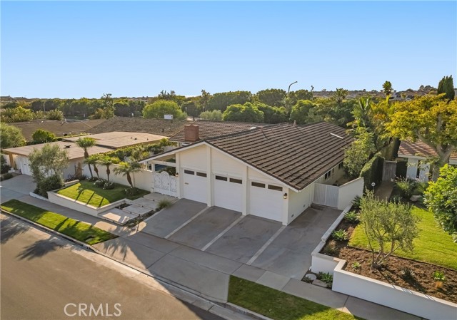 Detail Gallery Image 3 of 50 For 1529 Keel Drive, Newport Beach,  CA 92625 - 4 Beds | 2/1 Baths