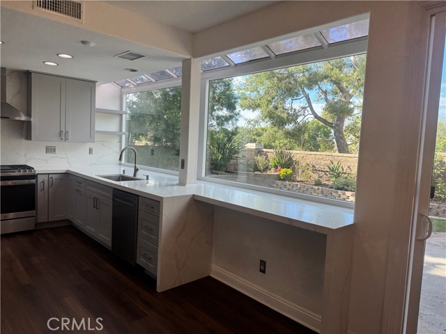 Detail Gallery Image 8 of 29 For 29 Bluebird, Aliso Viejo,  CA 92656 - 3 Beds | 2/1 Baths