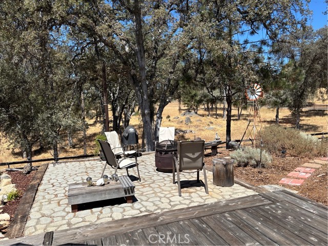 4060 Indian Peak Road, Mariposa CA: https://media.crmls.org/medias/49ac0bff-2555-4c81-93b9-346f6e4adbe6.jpg