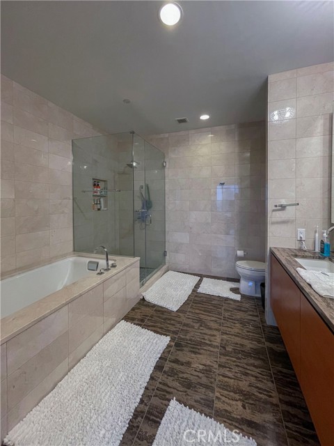 900 West Olympic photo 3