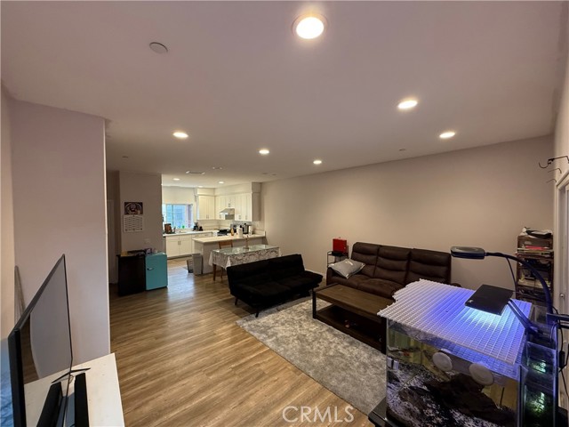 Detail Gallery Image 9 of 29 For 12762 Torch St #C,  Baldwin Park,  CA 91706 - 3 Beds | 4 Baths