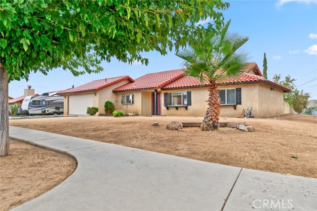 Detail Gallery Image 4 of 25 For 56888 Navajo Trl, Yucca Valley,  CA 92284 - 3 Beds | 2 Baths