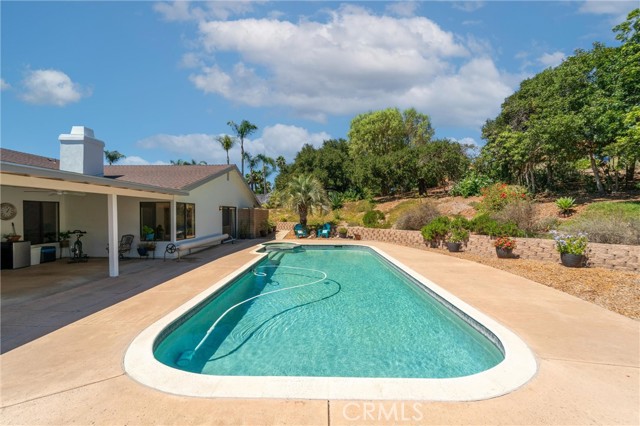 520 Woodland Hills Drive, Escondido CA: https://media.crmls.org/medias/49ad769e-e25e-4770-b424-cd217d594102.jpg