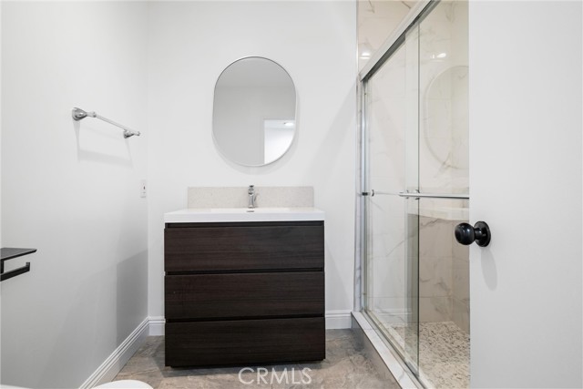 5335 White Oak Avenue, Encino CA: https://media.crmls.org/medias/49ad8d7a-a970-4b08-9e9c-55cd6dca98b6.jpg