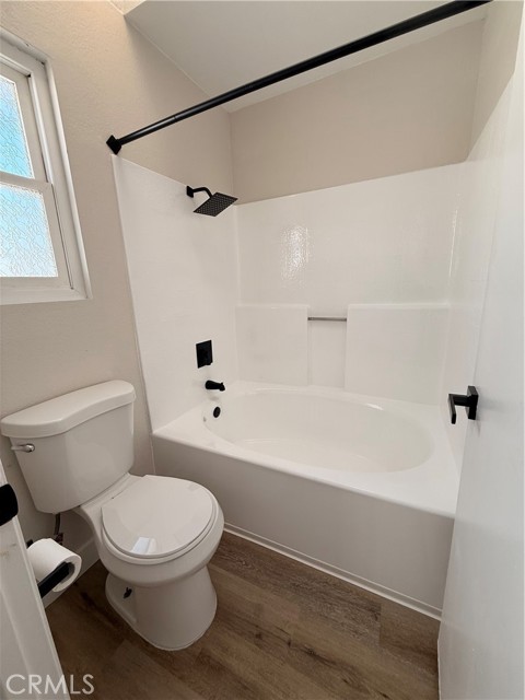 Detail Gallery Image 15 of 19 For 17020 Micallef St, Fontana,  CA 92336 - 4 Beds | 2/1 Baths