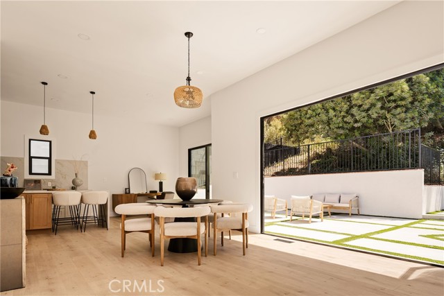 Detail Gallery Image 9 of 44 For 3219 Laurel Canyon Bld, Studio City,  CA 91604 - 4 Beds | 2/1 Baths