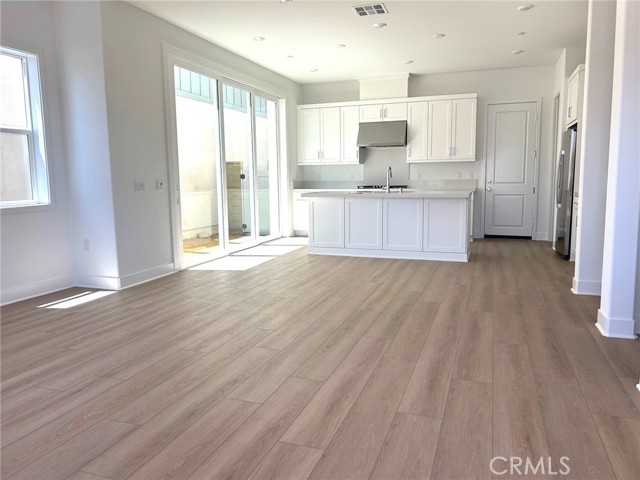 309 Loon, Irvine CA: https://media.crmls.org/medias/49af87a1-9bd6-43d2-a8a2-1b9c727b8762.jpg