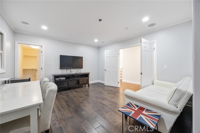 Detail Gallery Image 15 of 37 For 12722 Halkirk St, Studio City,  CA 91604 - 5 Beds | 5 Baths