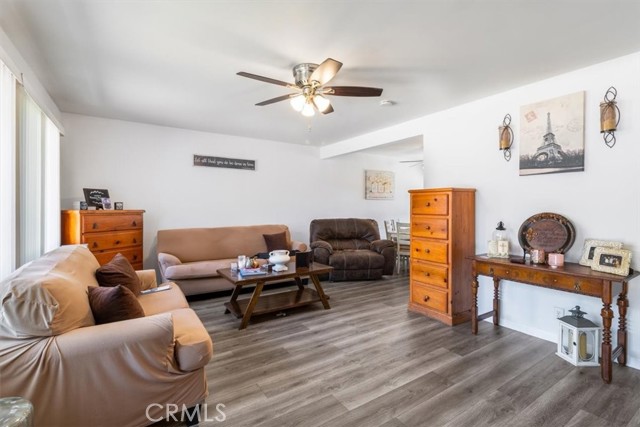 4026 Daines Drive, Arcadia CA: https://media.crmls.org/medias/49b05e3e-bada-4cc5-b7df-905026169ff7.jpg