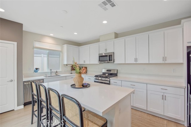18147 Jupiter Lane, Saugus CA: https://media.crmls.org/medias/49b0a117-7de3-4472-a8d1-22eb589806ec.jpg